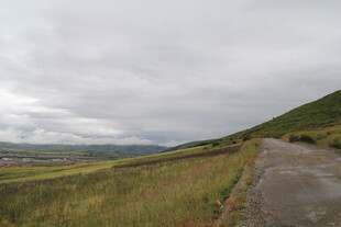 山间公路 绿野相伴