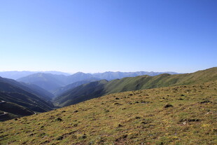 山间美景 广袤开阔的视野