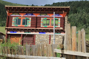 藏式民居 山间的独特建筑