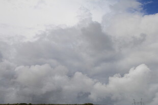 天空中厚重的云层景观