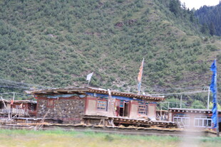 山间木屋 自然宁静之景