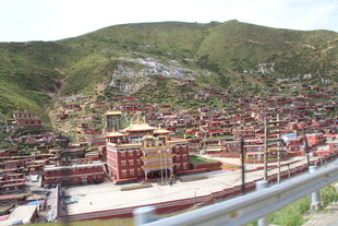 色达佛学院壮观景致