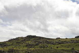 青山之上白云悠悠