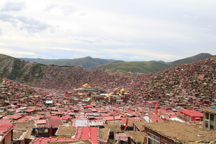 色达佛学院壮观全景