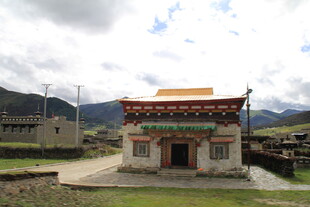 藏式小屋 山间独特景致