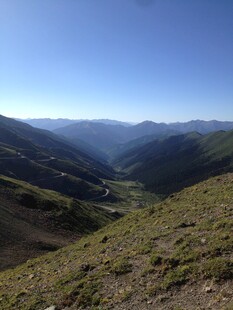 山间美景 视野开阔风光好