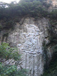 山崖上的精美雕刻