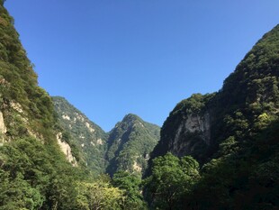 壮丽青山蓝天美景