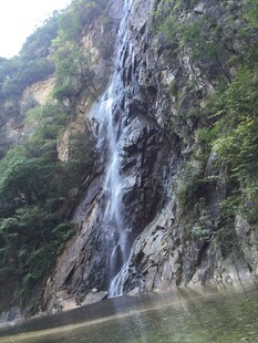 山间瀑布流水景观
