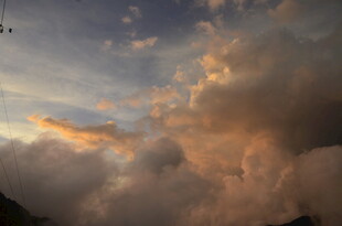 黄昏时分的绚丽云彩