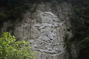 山崖上的精美雕刻