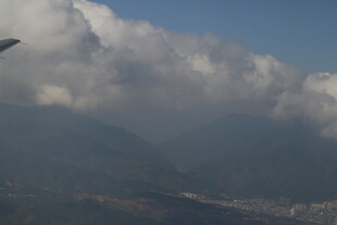 山间云海壮丽景观
