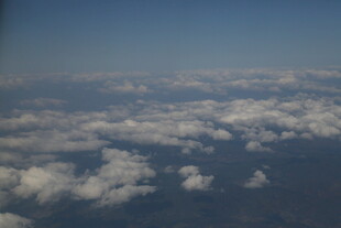 高空俯瞰云海美景