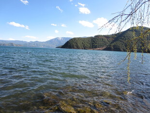 湖畔美景 水波荡漾