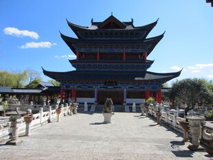 古色古香的中式楼阁建筑