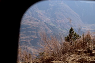 车窗外的山野风光