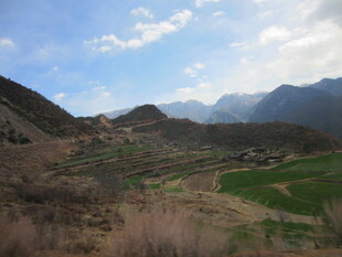 山间景色 开阔自然风光