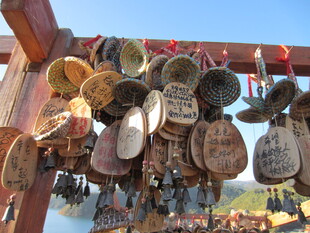 传统手工艺品木勺悬挂展示