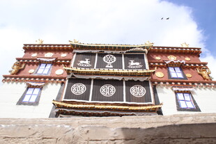 藏式风格建筑外观