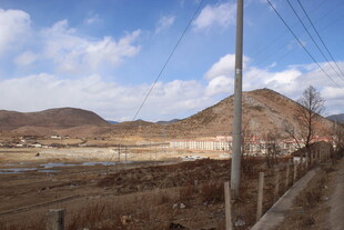 乡村田野风光远景图