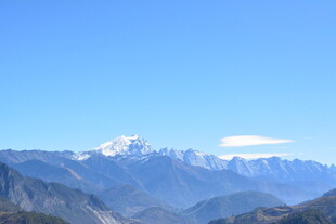壮丽雪山山脉风景