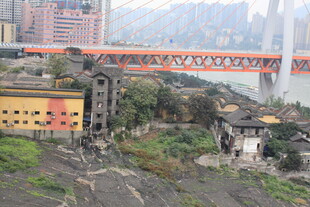 城市江边桥梁与周边景致