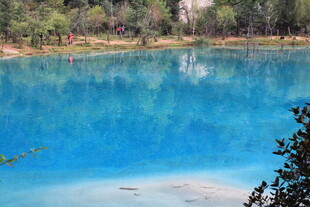 梦幻蓝湖 自然绝美风光