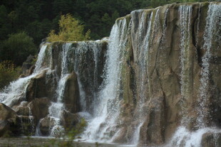 壮观瀑布自然美景