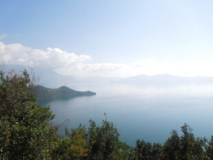 山海相依的美丽自然景观