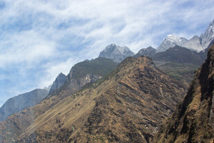 壮丽巍峨的高山景观