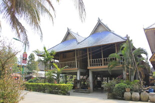 东南亚风情木屋建筑