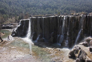 冬日壮观冰瀑景观