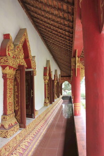 古寺走廊的精美建筑景观