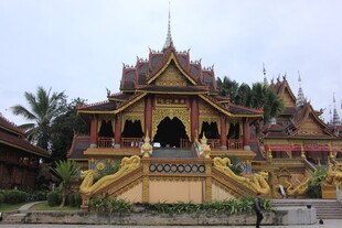 傣族风格寺庙建筑景观