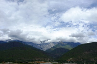 山间云海美景