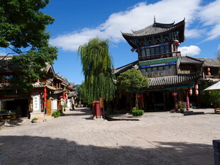 古色古香的中式传统建筑群