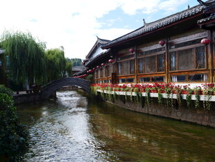 江南水乡古建筑临河美景