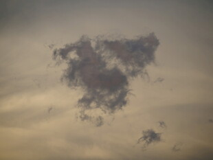 天空中的独特云朵形态