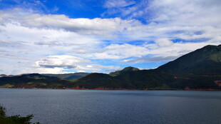 湖光山色间的美丽景致