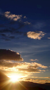 夕阳下的绚烂天空