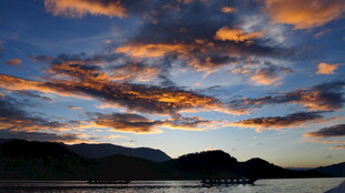 日落时分的绚烂天空美景