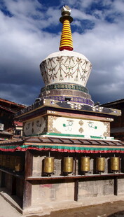 藏式佛塔建筑景观