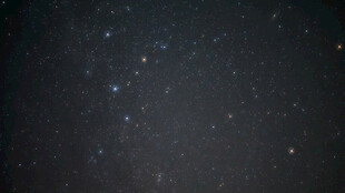 夜空中闪烁的点点繁星