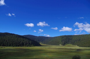草原蓝天青山美景