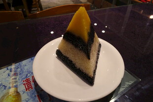 美味分层芝士蛋糕切块