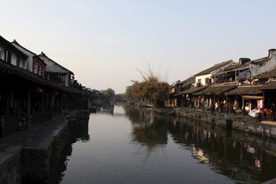 江南水乡古镇河道风景