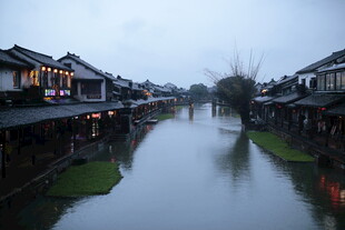 江南水乡河道夜景风光