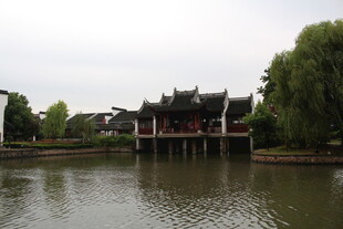 中式水边古建景观