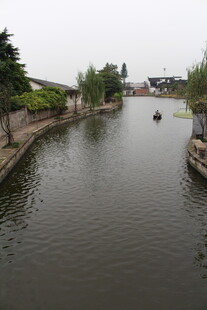 宁静河畔风光