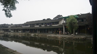 水乡古镇临河建筑景观